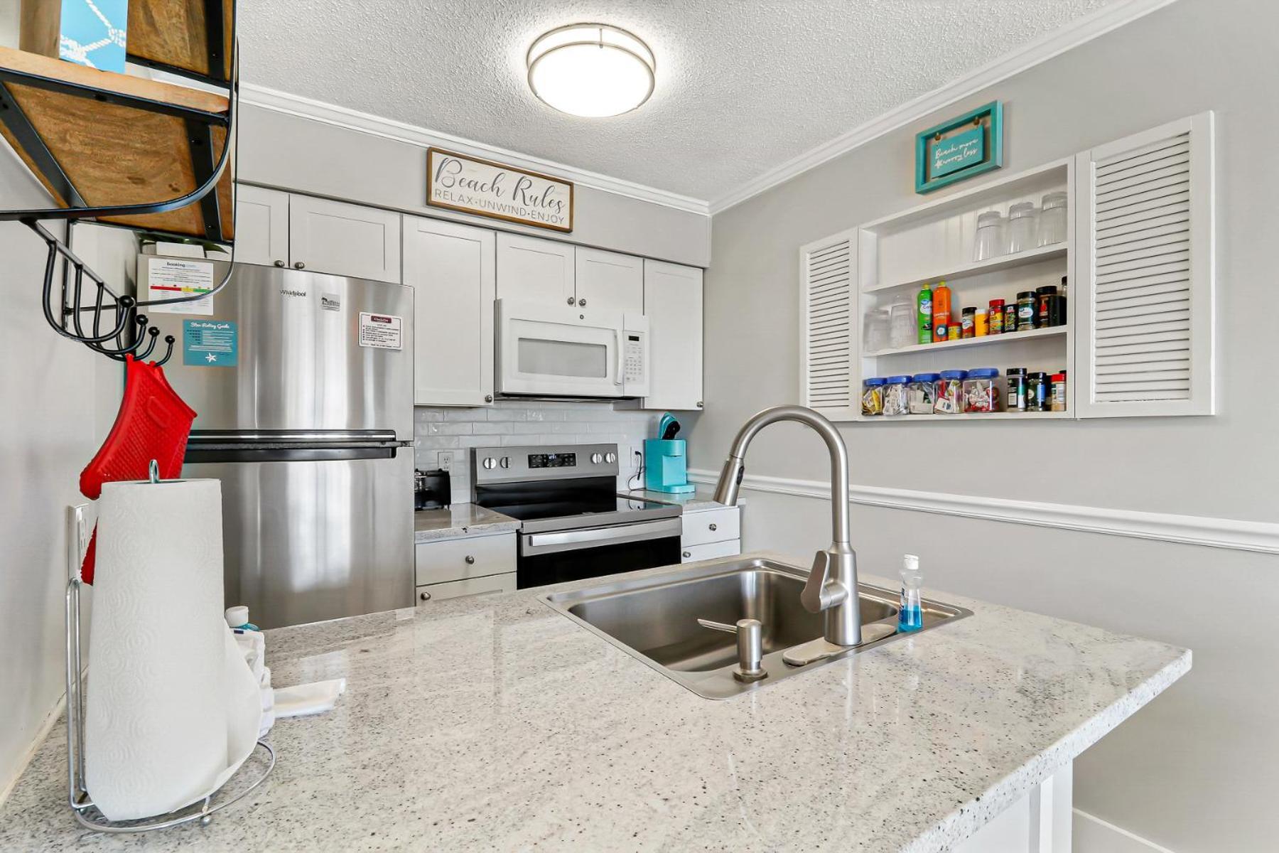 Ocean Dunes Villas #111, Beach Condo In Coligny Beach, 43 S Forest Beach Dr, Hilton Head Sc, Oceanfront Condo, Heated Pool, By Vacation Rental Hhi Гілтон-Гед-Айленд Екстер'єр фото